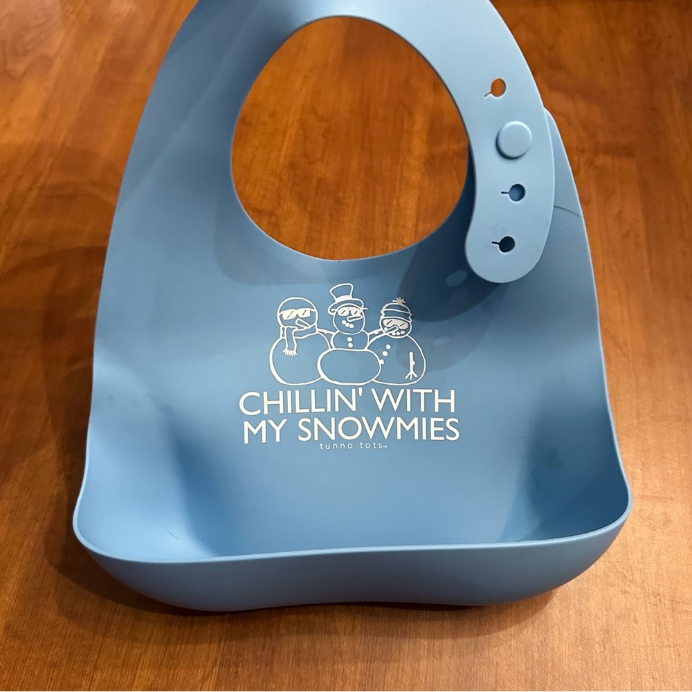 Bella Tunno Chillin with my Snowmies blue Silicone Bib
